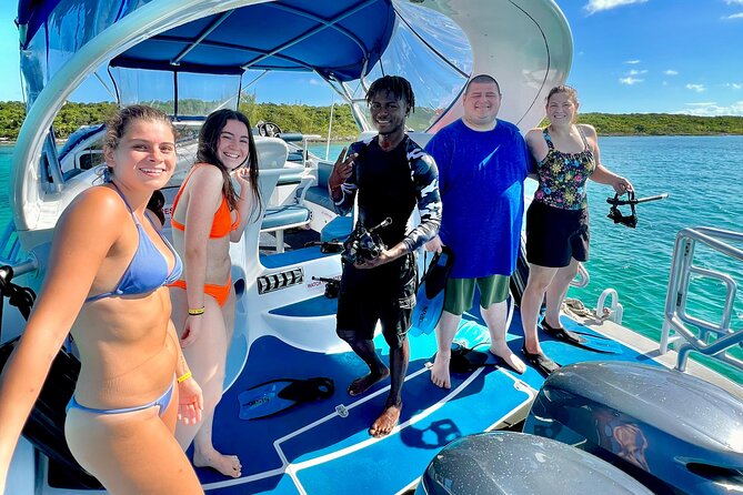 2 Hours Sip and Snorkeling Experience in Bahamas - Nassau Harbor with stories of the Bahamas
