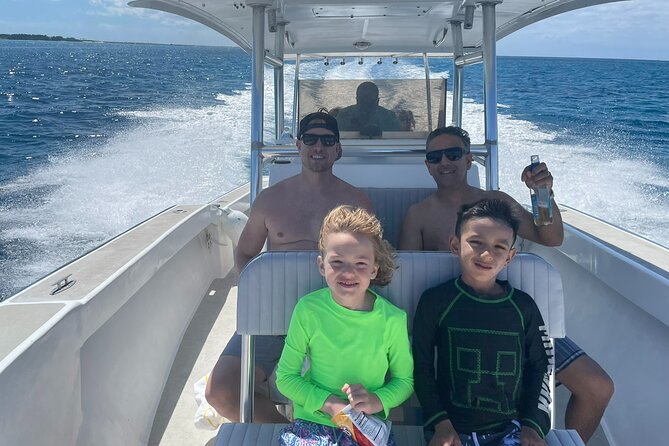 4hr Private Tour Island Hop Snorkel w/ Turtles & Sip Bahama Mamas - Nassau Harbor and the Atlantis Love Tunnel