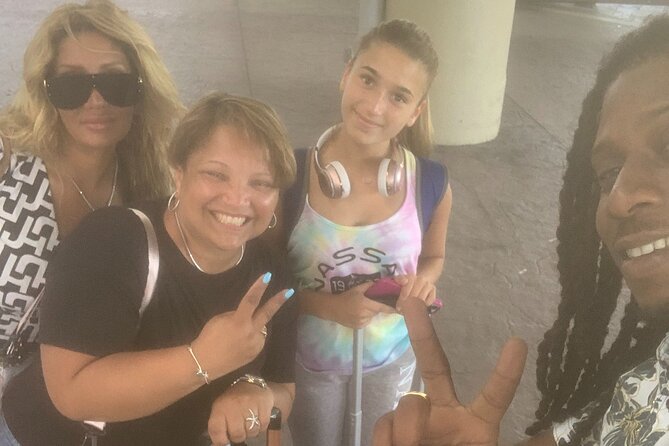 Airport-Atlantis Paradise Island Private Roundtrip Transportation - What the $180 group price really means