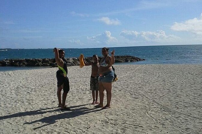 Airport & Ground Transportation (Round Trip) - The Ride to Your Nassau Accommodation