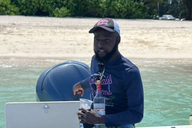 All Inclusive 4- Hours Private Charter - Rose Island and the Turtle Cay stop