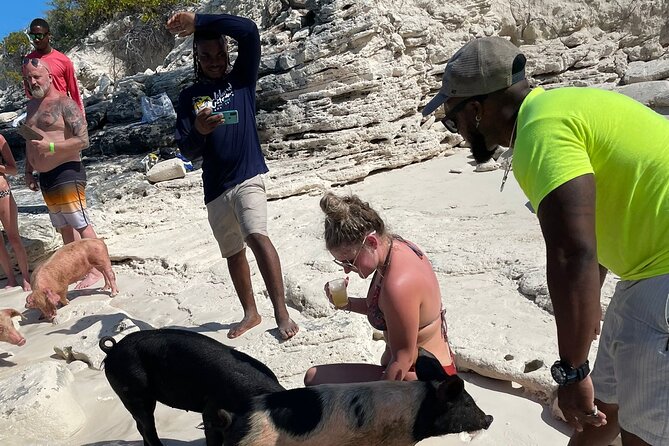 All Inclusive 4- Hours Private Charter - Drinks, snacks, and the limits of all inclusive