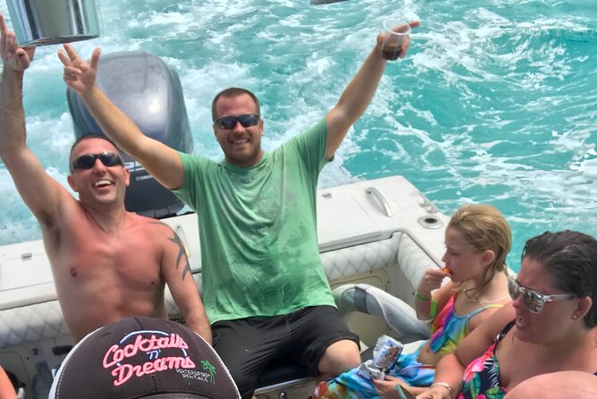 All Inclusive 4- Hours Private Charter - Seeing Nassau’s famous hotels from the water