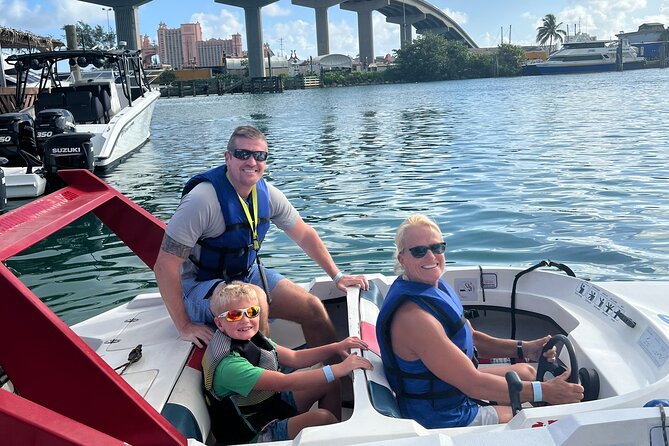 Atlantis Bridge Speed Boat Adventure - Following the Harbor Tour Around New Providence Island