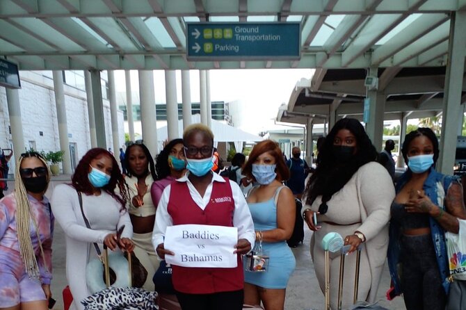 Bahamas Airport Transportation w/Free Grocery Stop-1 Way Private - Cold drinks and a first look at Nassau