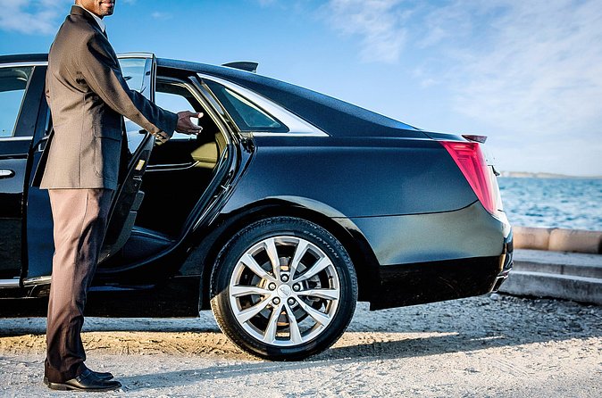 Bahamas Airport Transportation w/free Grocery Stop- Round Trip - Returning to the airport or cruise terminal