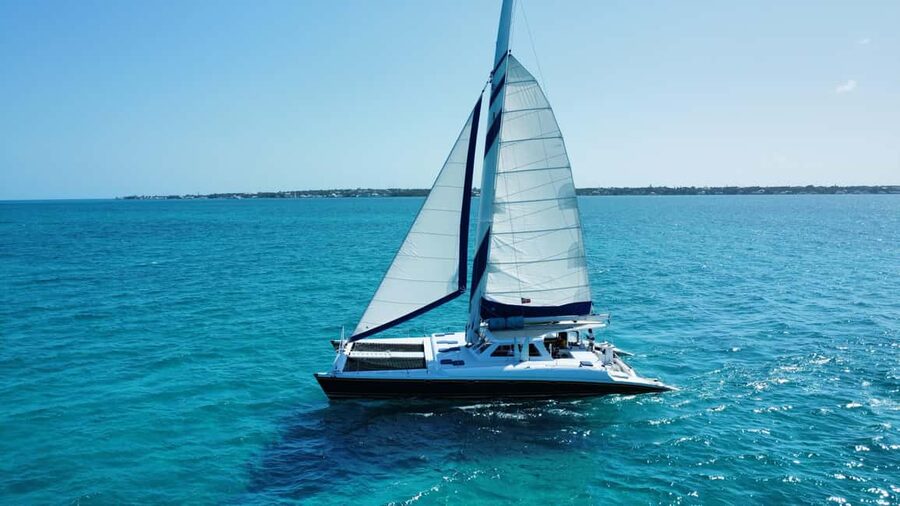 Bahamas: Swimming Pigs & Snorkeling Cruise with Lunch & Rum - Starting at Paradise Island’s waterside booth