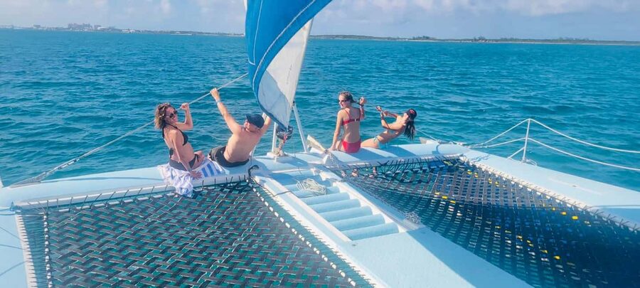 Bahamas: Swimming Pigs & Snorkeling Cruise with Lunch & Rum - Snorkeling near Athol Island
