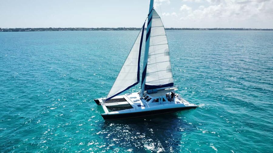 Bahamas: Swimming Pigs & Snorkeling Cruise with Lunch & Rum - Rose Island beach time and fresh conch salad