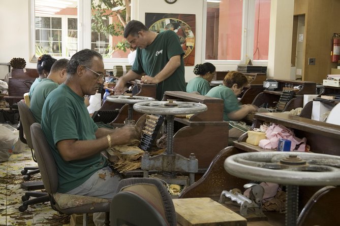 Cigar Demo and Rum Tasting at Graycliff Cigar Company - Key things to know before you book