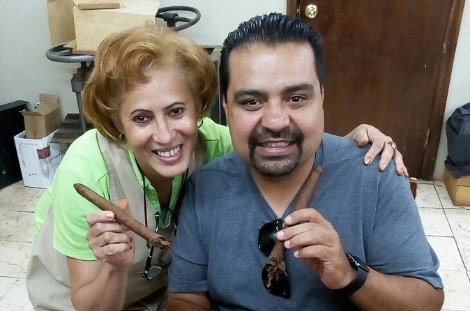 Cigar Rolling Lesson in Nassau - Guides Can Shape the Whole Experience