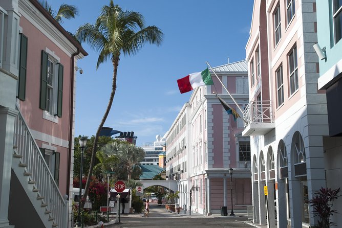 Dilly Dally Walking Tour of Nassau Attractions - Finishing at the Straw Market