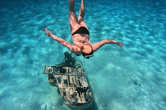 Exuma Island and Cays Tour - Lunch at Black Point and a Cold Kalik