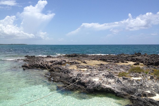 Freeport Snorkeling Peterson Cay National Park and Hotel Day Pass - The boat ride toward Peterson Cay