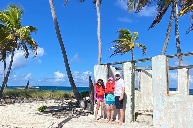 Full-Day Luxury Private Rose Island Pigs and Turtles Excursion - Gilligan’s Island and the fun of a famous setting