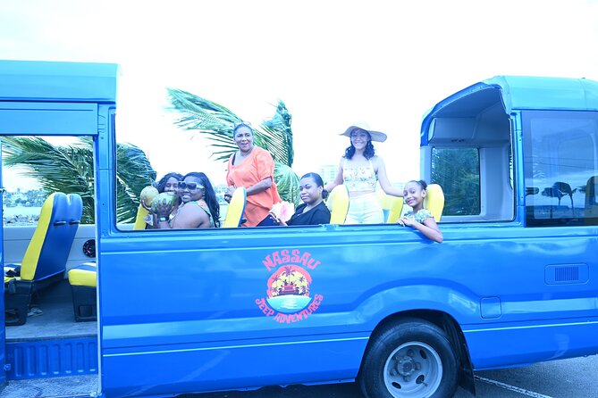 Funky Nassau Deluxe Food Tour - A Taste of The Bahamas - Nassau sightseeing between the plates