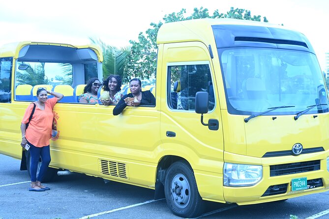 Funky Nassau Deluxe Food Tour - A Taste of The Bahamas - The guides and the vehicle matter