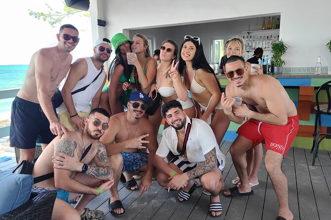 Half-Day Private Rose Island Party Yacht Getaway - Starting at Antiki Floating Bar on East Bay Street
