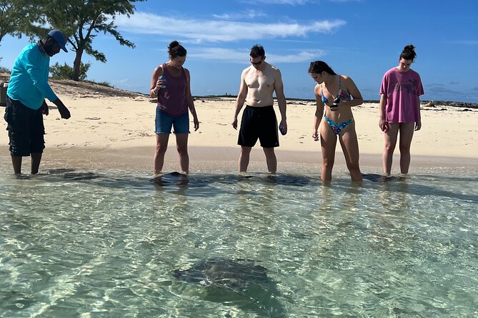 Honeymoon Harbour and The Sapona Day Trip - Leaving from Resorts World Bimini at 10:00 a.m.