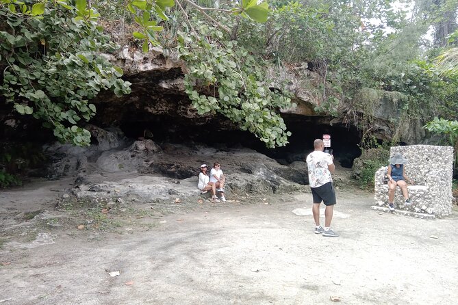 Island Tour,Beach & Lunch stop at Fish fry in Nassau Bahamas - Fort Fincastle and the Queen’s Staircase