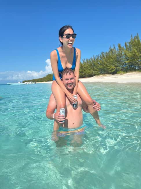 Nassau: 4-Island Tour Swimming Pigs, turtles, snorkeling - Why the small group improves the day