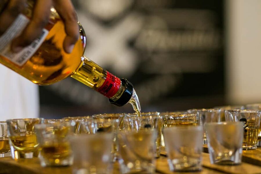 Nassau: 45-minute Private Rum Tasting & Mixology - Making your own Bahamian cocktail