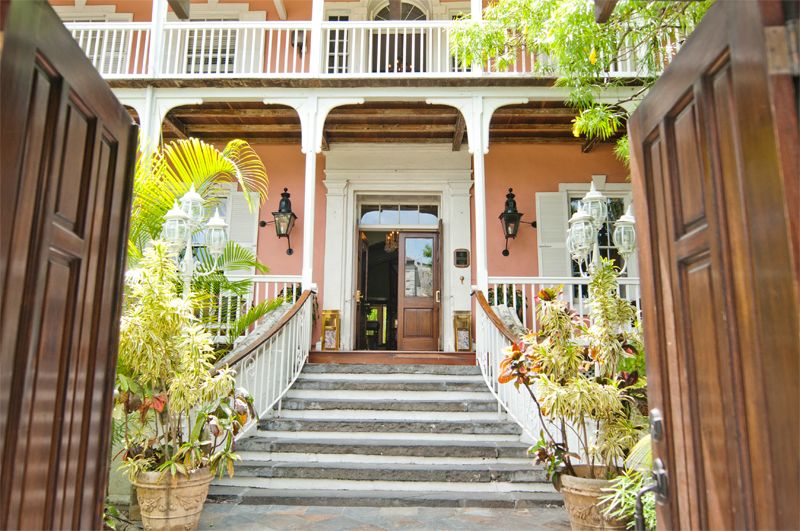Nassau: Bites and Sites Food and Cultural Walking Tour - How strenuous is one mile in Nassau?