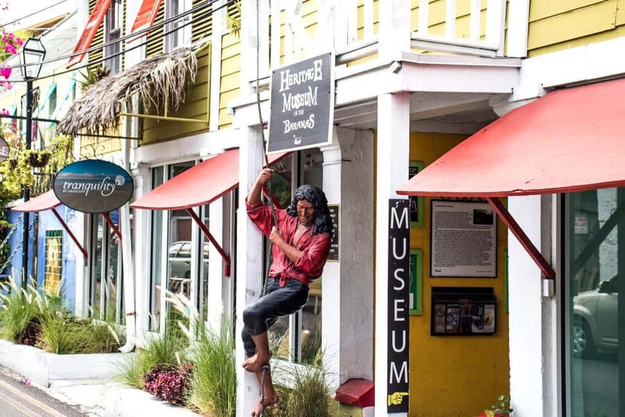 Nassau City Tour: Discover the Charms of Old Charles Town - East Nassau, Fort Montague, and conch