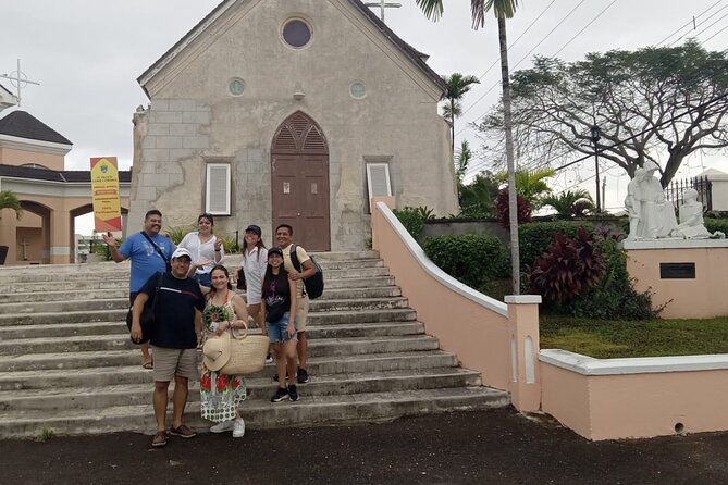 Nassau Family Friendly City Tour - The Queen’s Staircase, 25 minutes