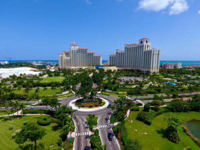 Historic City Tour with Drink and Food Tasting