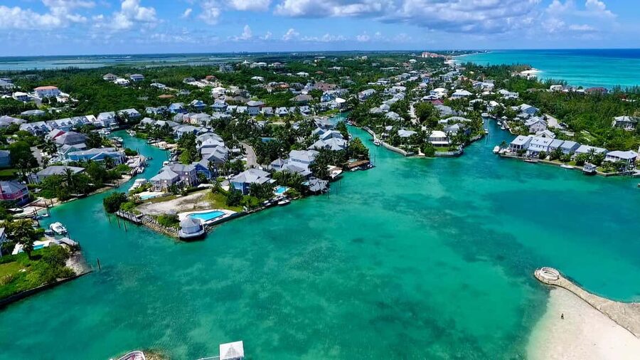 Nassau: Historic City Tour with Drink and Food Tasting - Arawak Cay brings the savory side