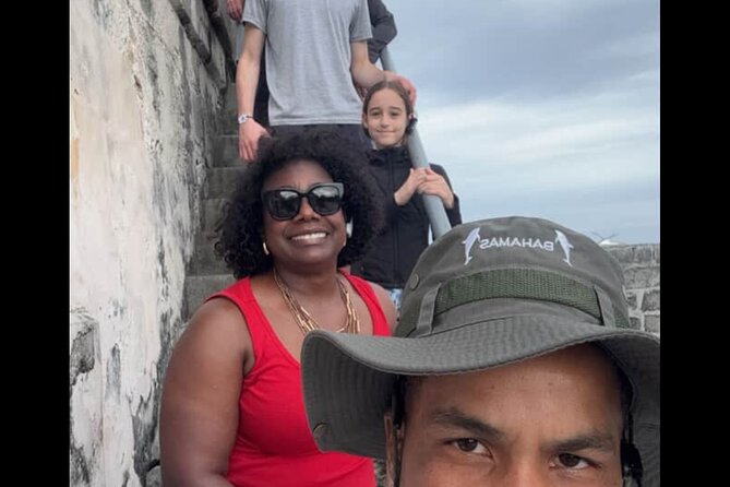 Nassau Historical Walking Tour - Government House and a pause for photographs