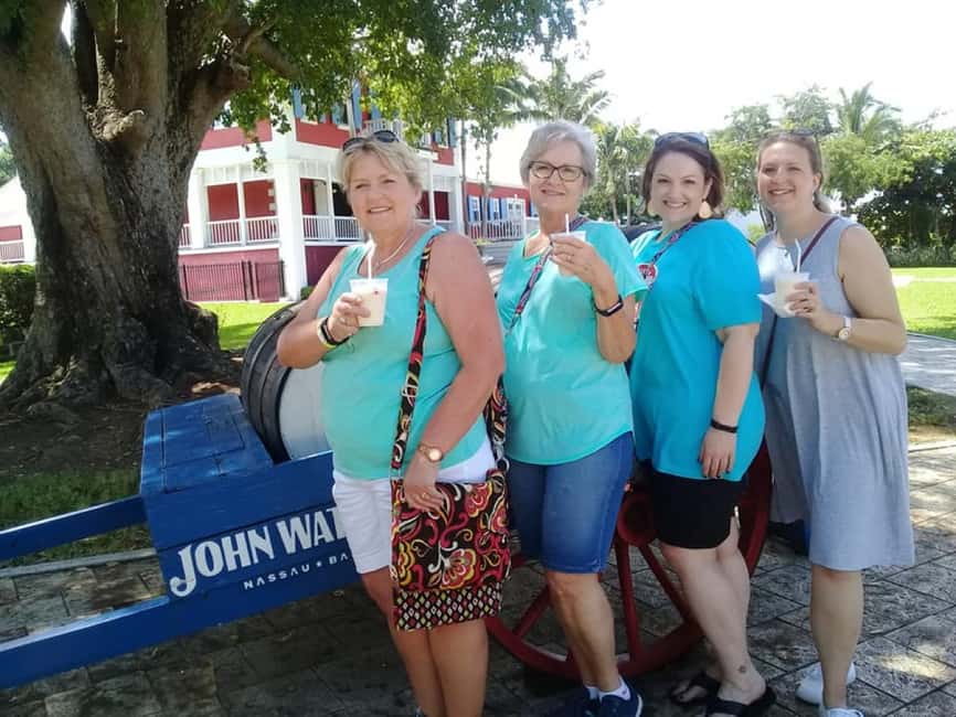 Nassau: Island Highlights Tour with Rum Tasting - Meeting your guide outside Festival Place