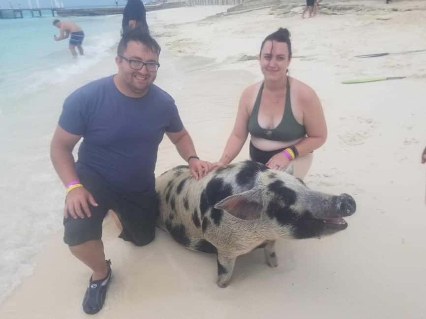 Nassau: Island Hopping Boat Trip with Lunch & Drinks - Pearl Island snorkeling and coral reefs