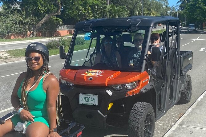 Nassau Narrated Jeep tour with Full Bahamian Lunch and Drink - Queen’s Staircase and Fort Fincastle