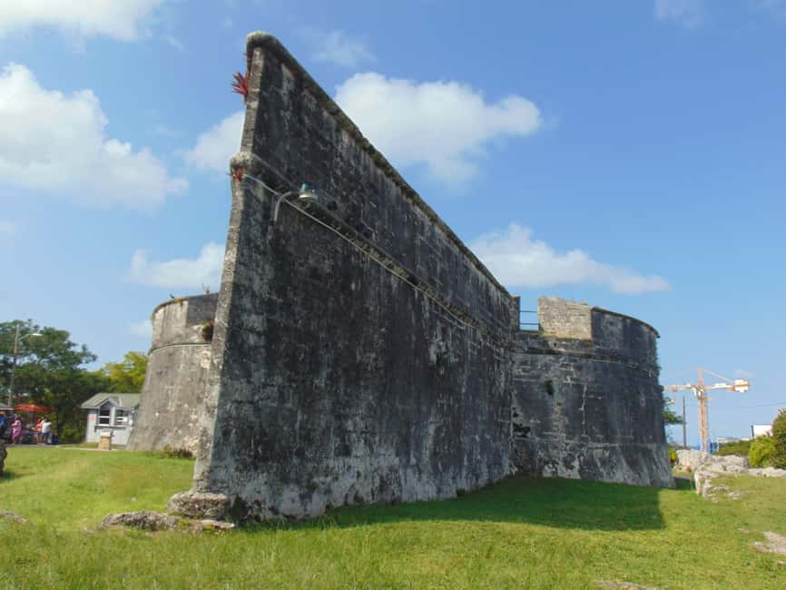 Nassau: Private and Personalized Island Tour - Ardastra Gardens and Pirates of Nassau