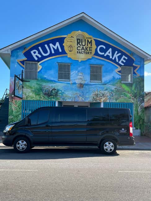 Nassau: Private City Highlights Tour - Parliament Square and Rawson Square offer a quick city introduction