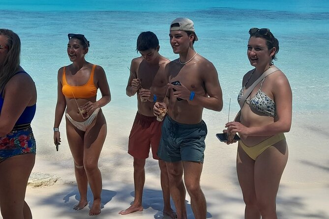 Nassau, Private Swimming Pig, Island Hopping, Snorkeling, Turtles - What to bring and what to expect