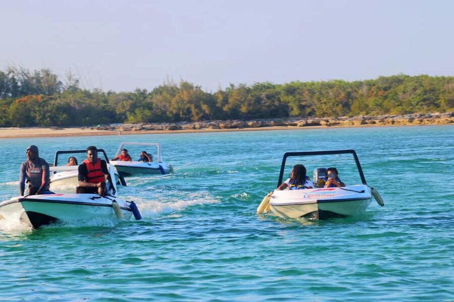 Nassau: Self-Drive Speedboat Ride and Pig Swimming Encounter - The return ride and Nassau sights