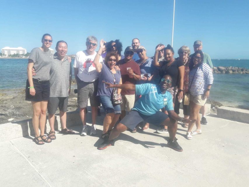 Nassau: Sip, Sample & See, Food & History Bus Tour - Air-conditioned transport and an easy group rhythm
