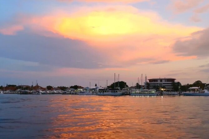Nassau: Sunset Dinner Cruise - Chasing the Caribbean sunset