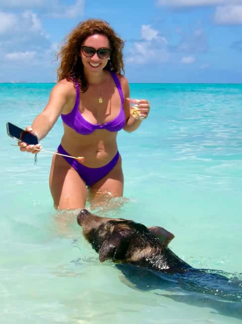 Nassau: Swimming Pigs and Private Beach Club Trip with Lunch - The 30-minute boat ride sets the mood