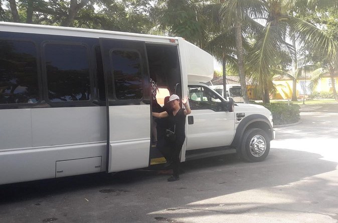 Nassau Transportation - Cruise port arrivals and resort transfers