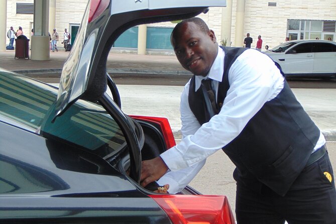 One Way Private Bahamas Airport Transportation with Free Wifi - Airport arrivals and cruise-port pickups are different