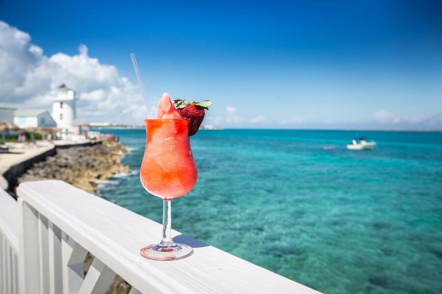 Pearl Island: Private Ocean View Cabana with Lunch - Unlimited drinks, with a few boundaries