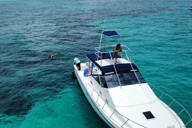 Private 38' Defender Sportfishing/Swim with Pigs in Nassau - A second reef for beach time or more snorkeling