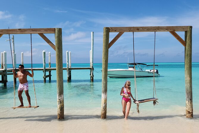 Private 4-Hour Rose Island charter Snorkeling Turtles & Beaching - Adding the swimming pigs to your plan