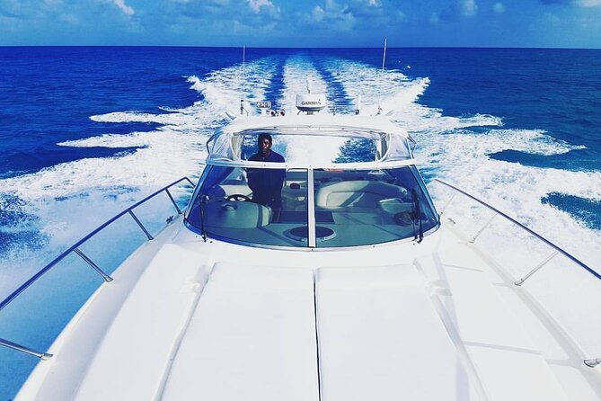Private Beach Day / 50ft Sun Seeker or 33ft Boat / 1-10 Guests - Rose Island beaches for swimming and sun