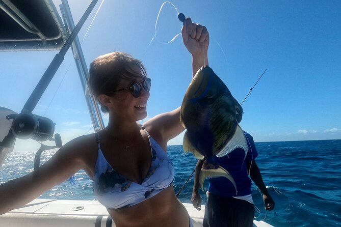 Private GroupTour Pigs/Turtles/Snorkeling/Lunch/Pickup/Dropoff - Montague Beach and Captain Mario’s conch tasting