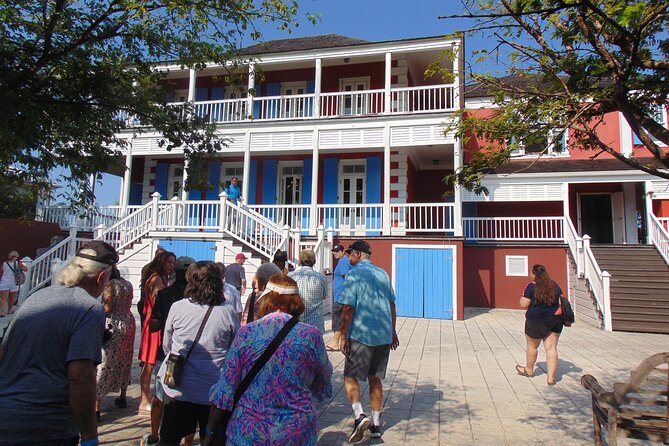 Private Guided Island Tour in Nassau Bahamas -Free Wifi & Drinks - Guides make or break the experience